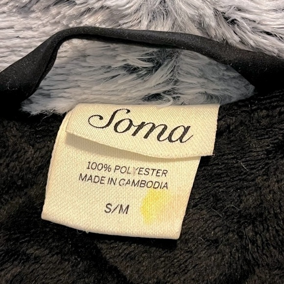 Soma Luxe Long Robe Soft Gray Faux Fur Shawl Collar Belted Pockets Size S/M - Picture 3 of 9